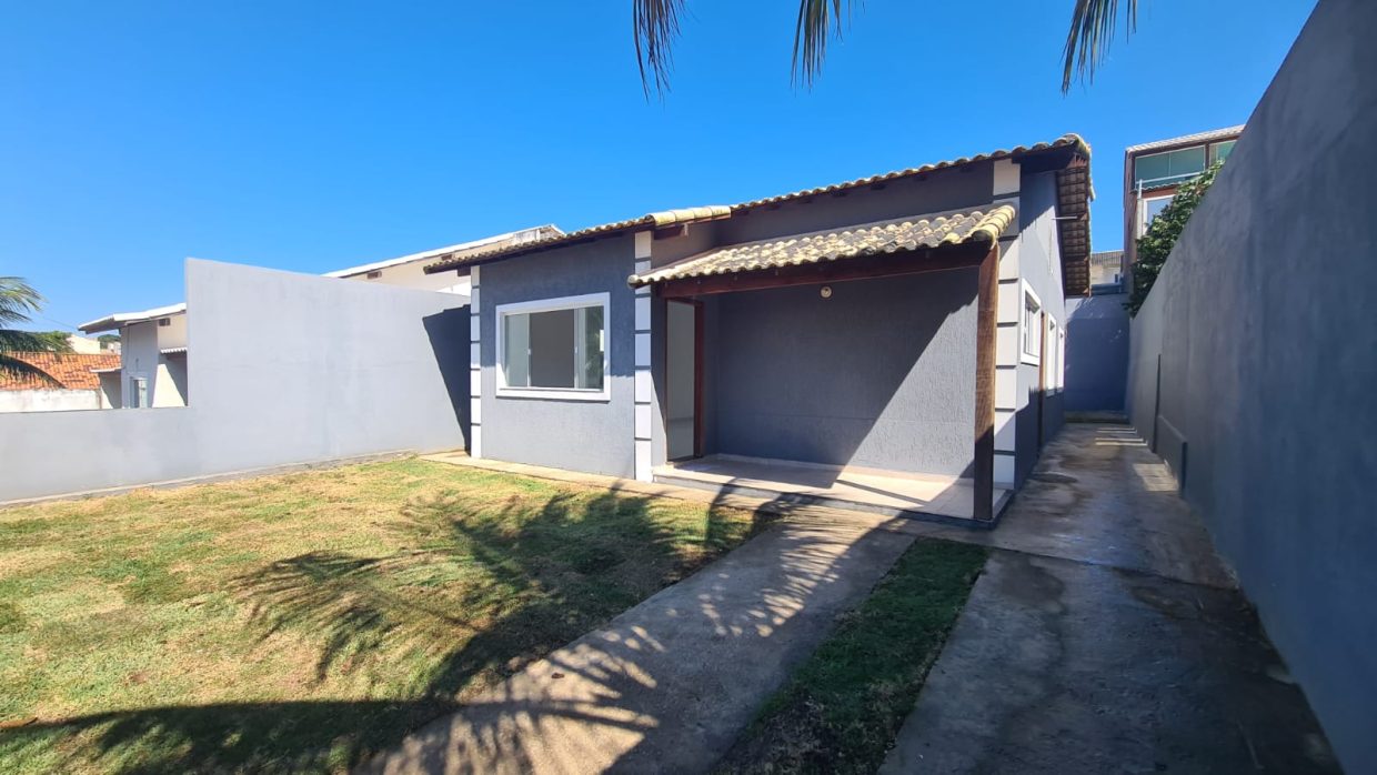 Vendo Linda Casa no Condomínio Cruzeiro em São Pedro da Aldeia, RJ.